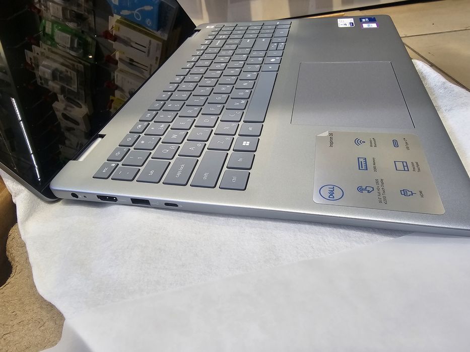 16" Touch Dell 5640 Ultra 7 150U/32Gb/1Tb/новий