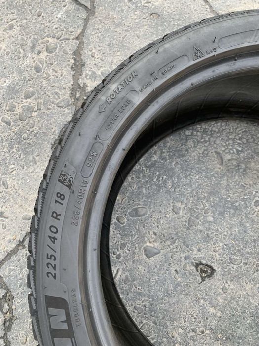 Шини 225/40 R18 пара Michelin 6,5мм, зима,