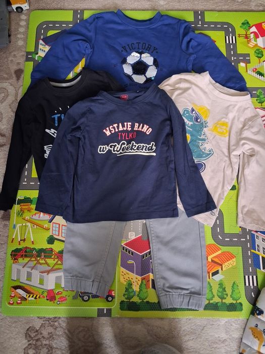 Bluza piłka nożna, szerokie szare spodnie, 3x Koszulka długi rękaw, rozm. 104