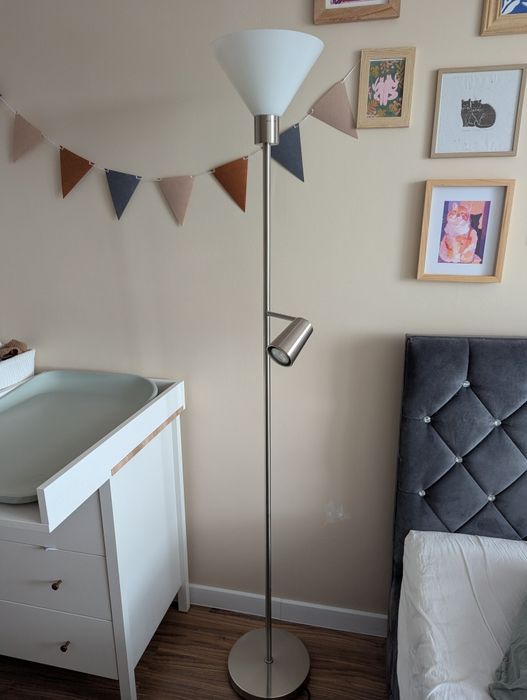 Lampa podłogowa FLUGBO IKEA z żarówkami