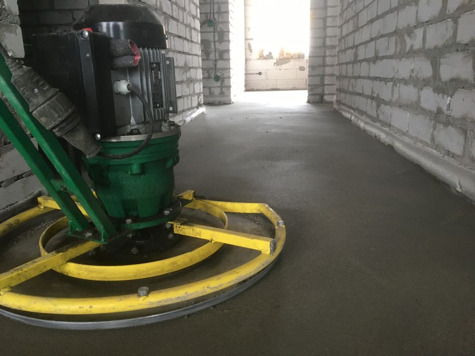 Стяжка пола полусухая