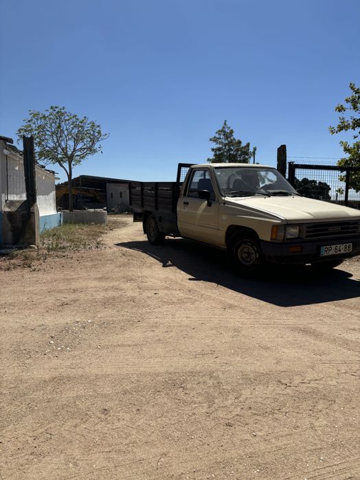 toyota hilux caixa aberta