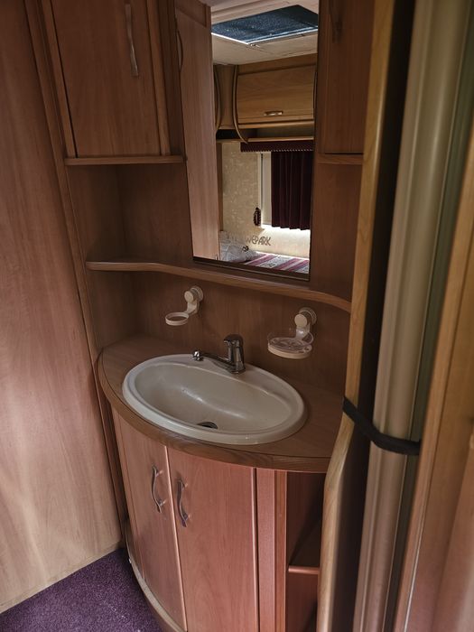 Reloute Inglesa alta qualidade SWIFT ,cama casal 2