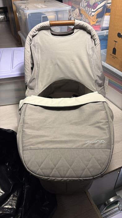 Trio Nuna ( carrinho, alcofa e ovo)