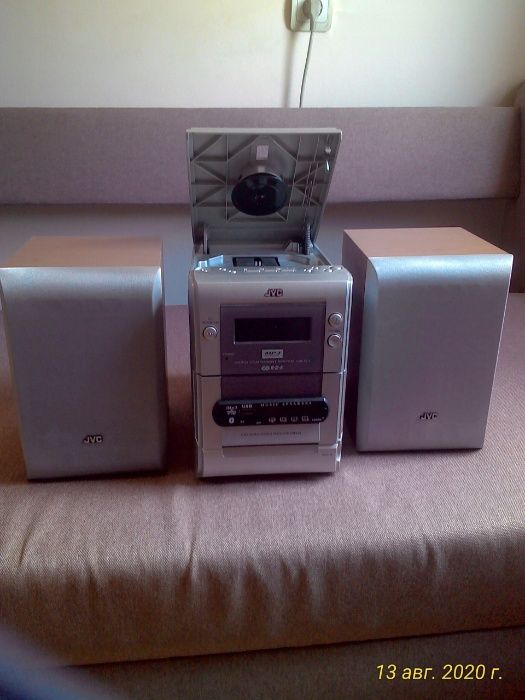 Продам музыкальный центр JVC CA-UXG1
