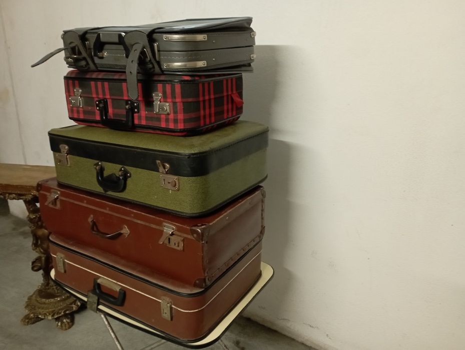 Várias malas antigas