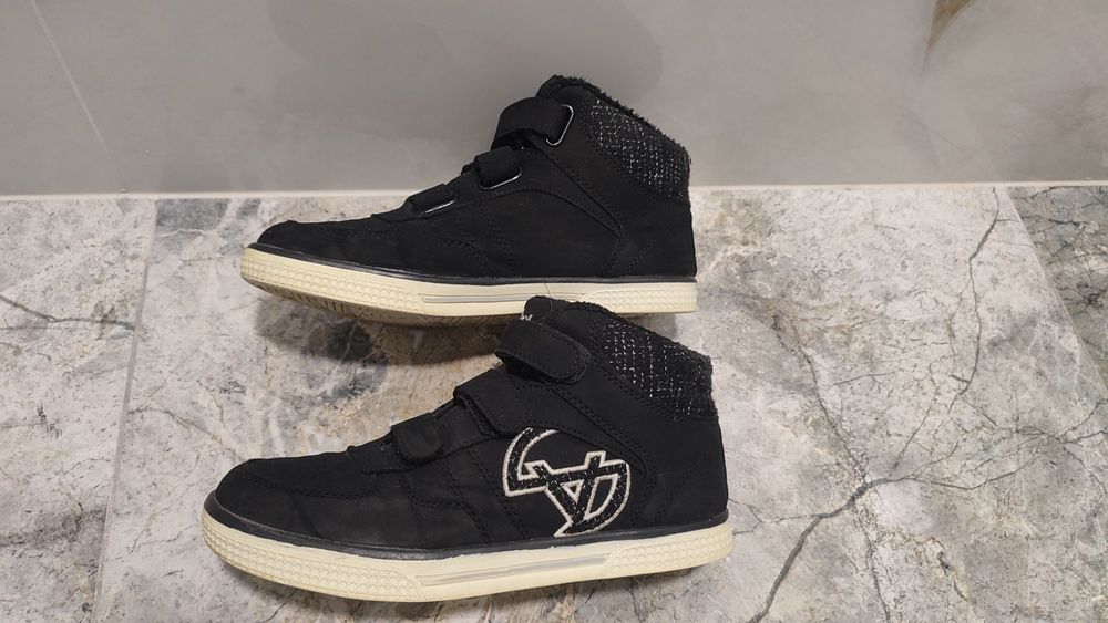 Термо хайтопи р. 36 замш чорний ідеальний стан