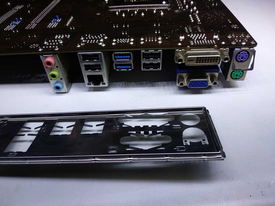 Материнская плата Asus P8B75-V (s1155, Intel B75, PCI-Ex16) рабочая + могу доукомплектовать