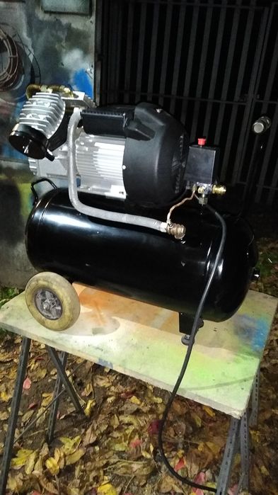 Kompresor 50l 2 tłoki 8 bar