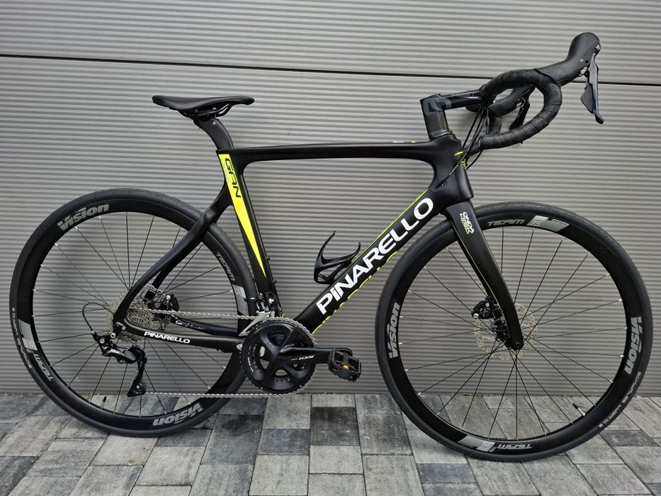 Rower szosowy szosa Pinarello Gan Disk karbon grupa Shimano 105 tarcze hydraulika
