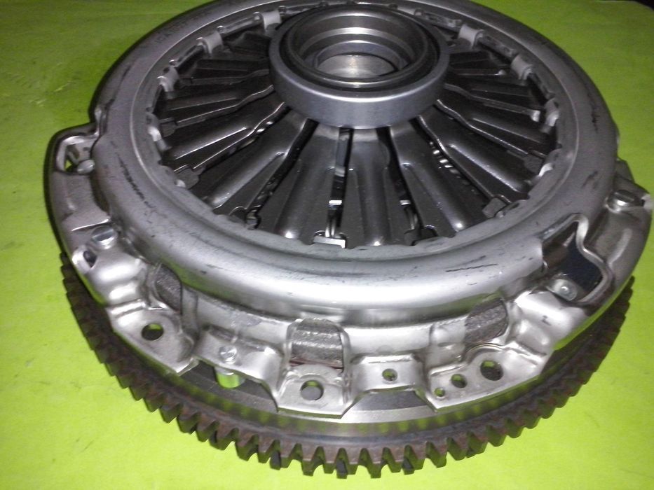 Embraiagem Completa em Monomassa para a Nissan Navara D40 NOVO