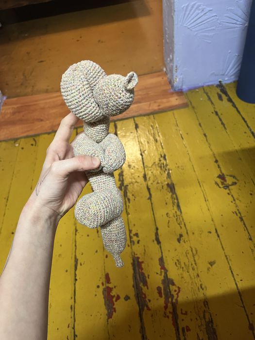 Вязаная игрушка. Собака из шариков. Собака Джефри Кунса.