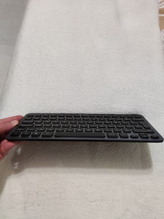 Logitech Bluetooth® Illuminated Keyboard K81064286243434370122