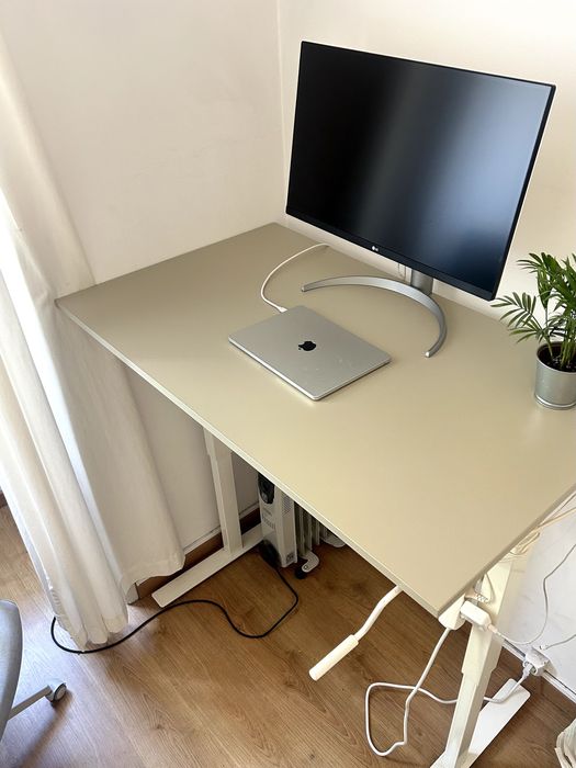 IKEA TROTTEN Desk / Secretária (height-adjustable/ regulável em altura)