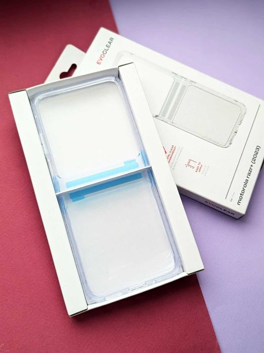 Чохол для Motorola Razr+ 2023 - Tech21 EvoClear прозорий