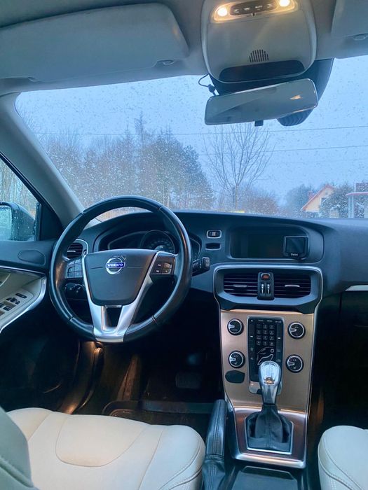 VOLVO  V40 Cross Country 2.0D D3 2013r Bezwypadek Automat