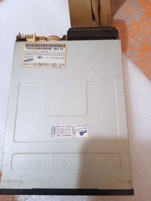 Флоппи дисковод Samsung Sfd - 321 b