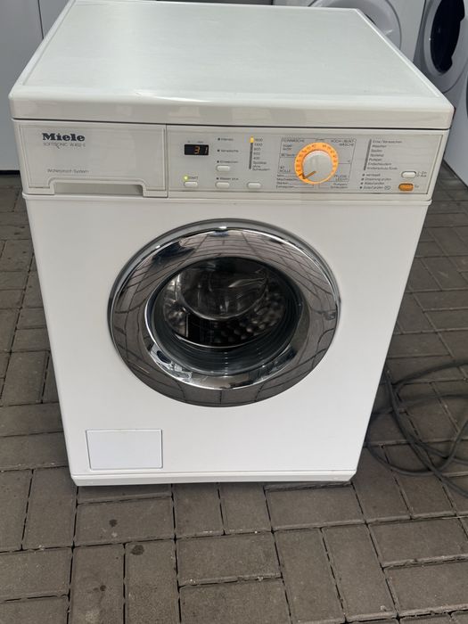 Pralk Miele model Softtronic w 452-e  plaster miodu 5 kg 1600 obr