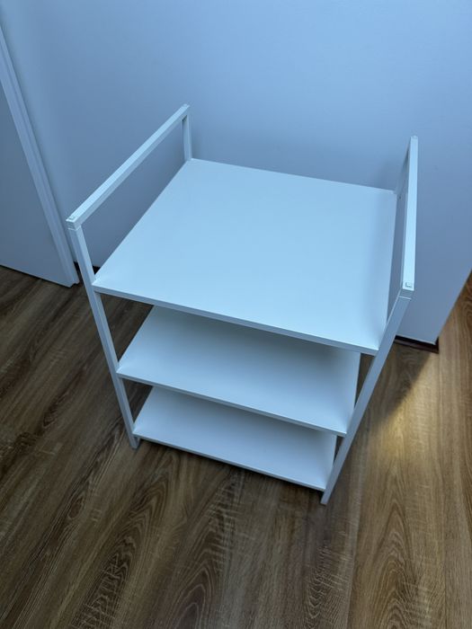 Biały regał JONAXEL ikea