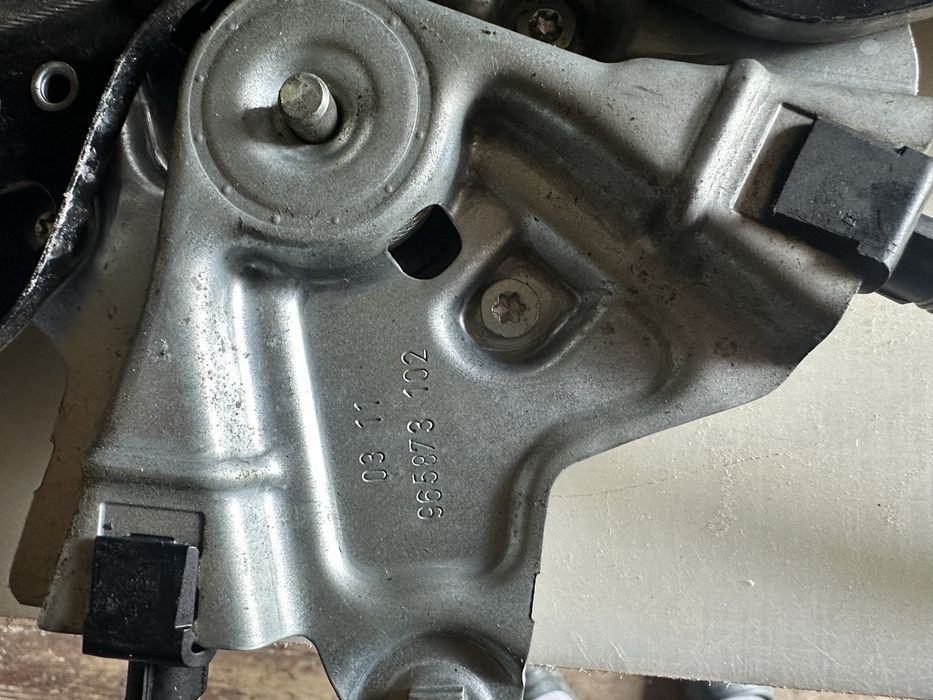 Склопідїомник, Опель Інсігнія