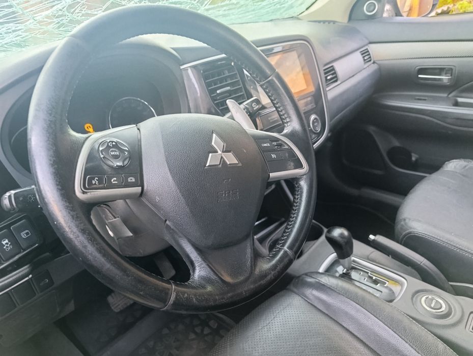MITSUBISHI Outlander Після ДТП