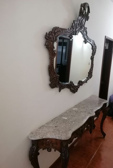 Aparador classico com espelho