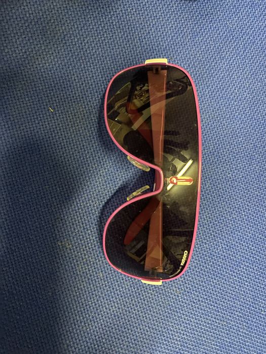 Oculos de menina Carrera