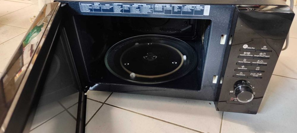 Micro-ondas Samsung MC28H5135 avariado