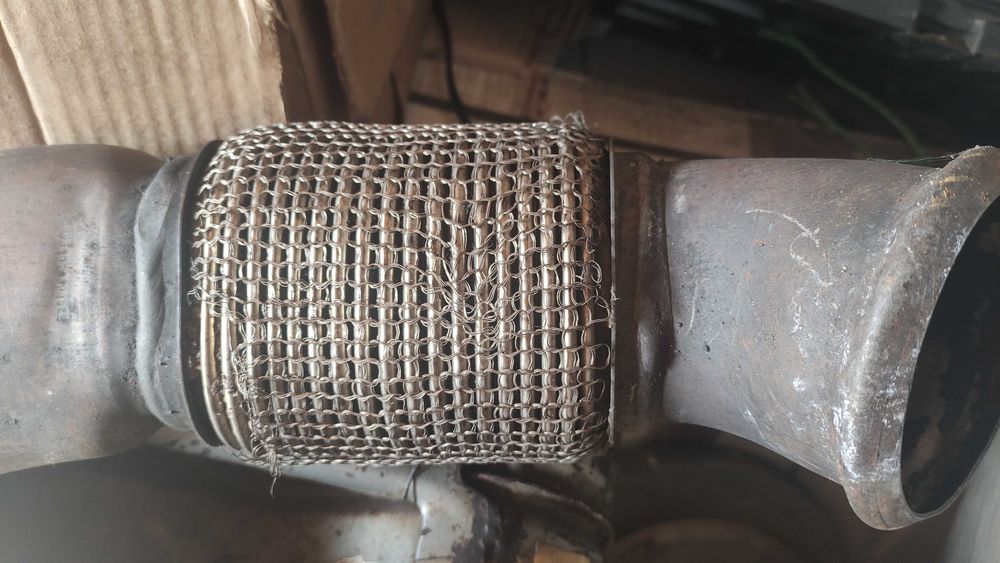 BMW F30 BOYSEN Глушник центральний 7602286