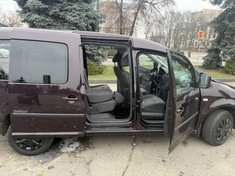 Volkswagen Caddi 2011 рік 7 місний