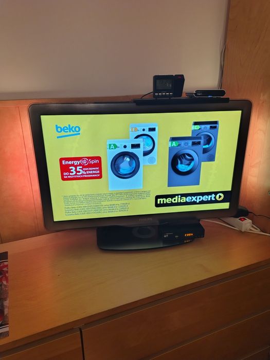 TV Philips - 32cale z unikalną funkcją Ambilight   Spectra, dołączam dekoder (DVB-T2/HEVC)