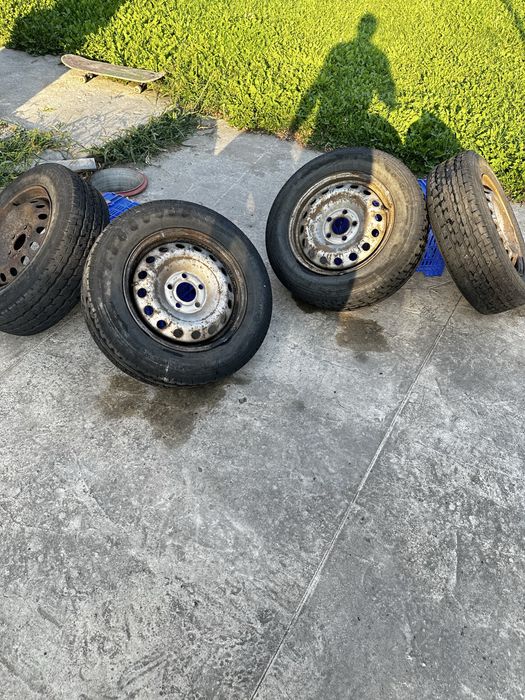 Продам шини Firestone 205/65r16C