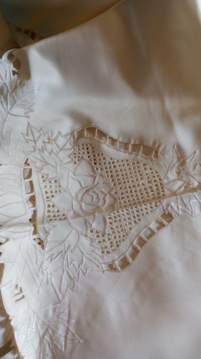 Linda toalha de mesa redonda