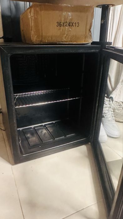 Mini frigorico com porta de vidro