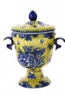 Pote com tampa e pegas laterais, China