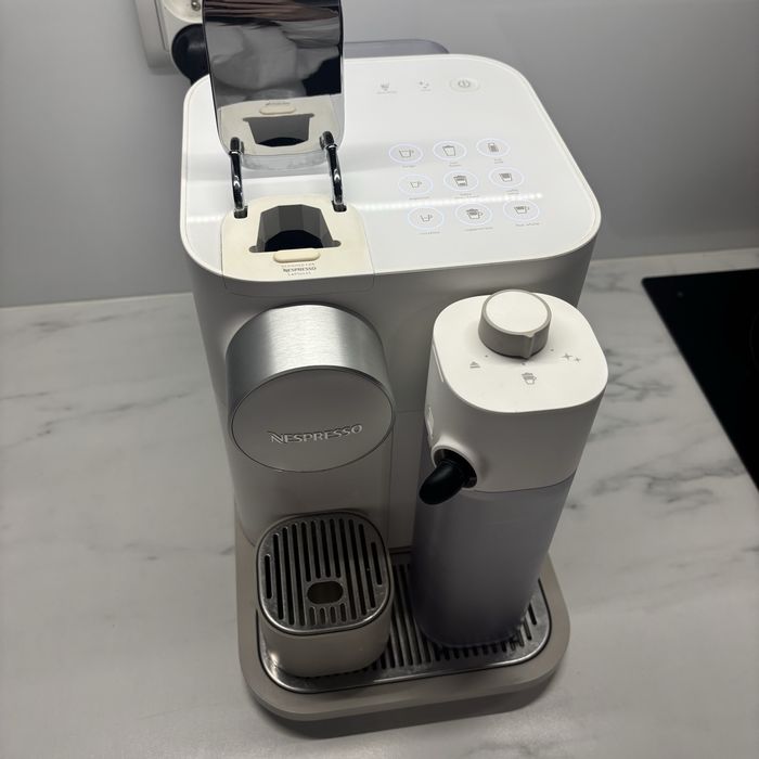 Ekspres na kapsułki DeLonghi Nespresso Gran Lattissima