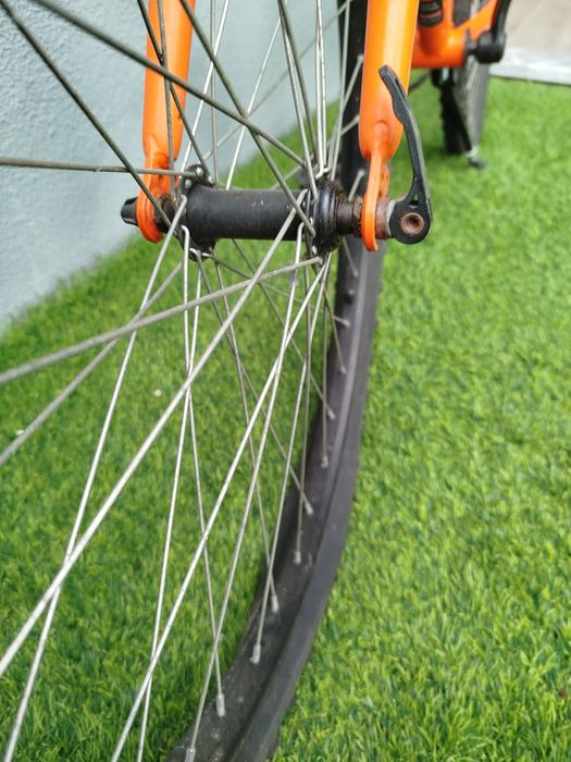 Bicicleta criança a precisar de arranjo