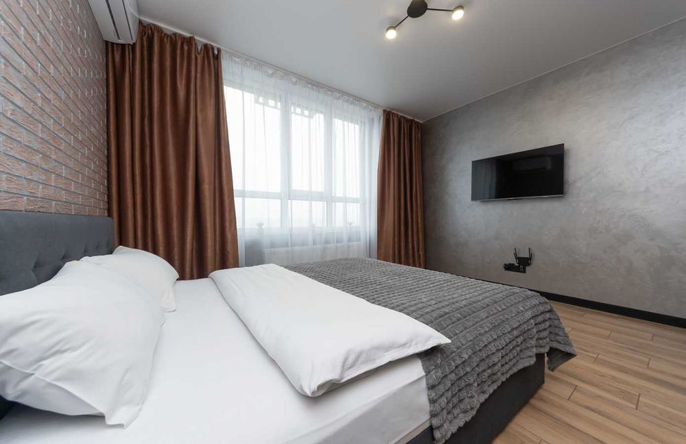 Є власне укриття! Студія подобово - стиль і комфорт на Бажана, 17.