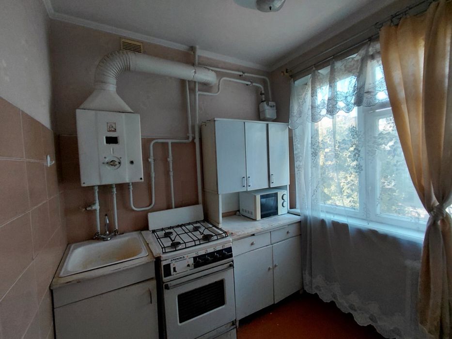 Продаж 2-кімнатної квартири в районі 700-річчя