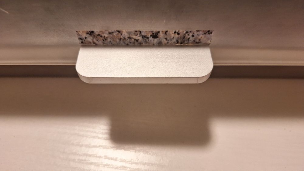 Хлібниця сірого кольору