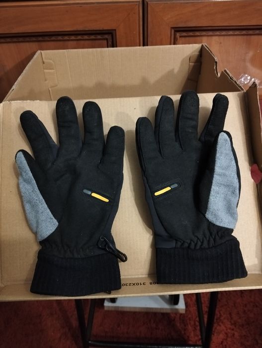 Рукавички , перчатки Saleva