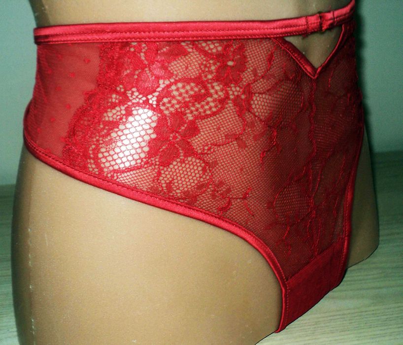Nowe stringi czerwone koronkowe Secret Possessions roz. 42/44 XL-XL