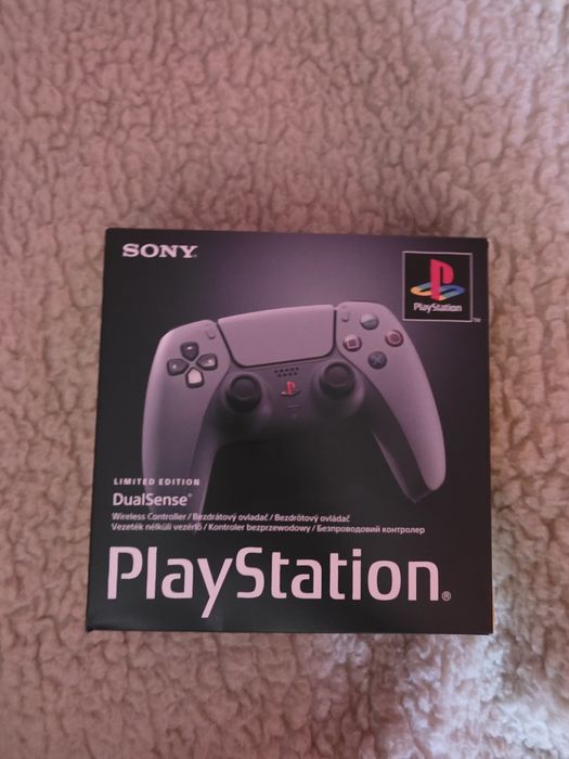 PlayStation DualSense 30th Anniversary pad limitowany