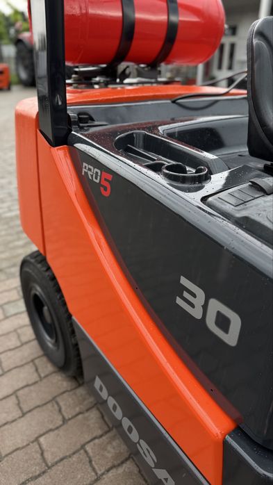 Навантажувач Doosan D30-G PRO 5 Погрузчик