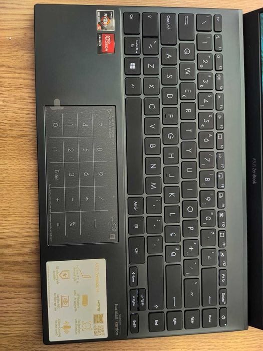 ASUS ZenBook 14 - como Novo - sem uso/caixa/com garantia