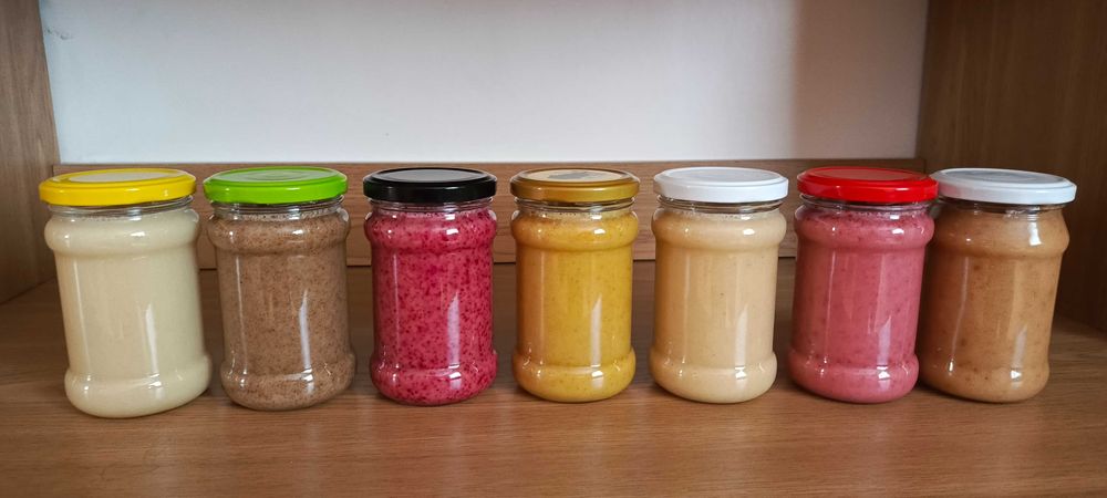 Miód z owocami liofilizowanymi