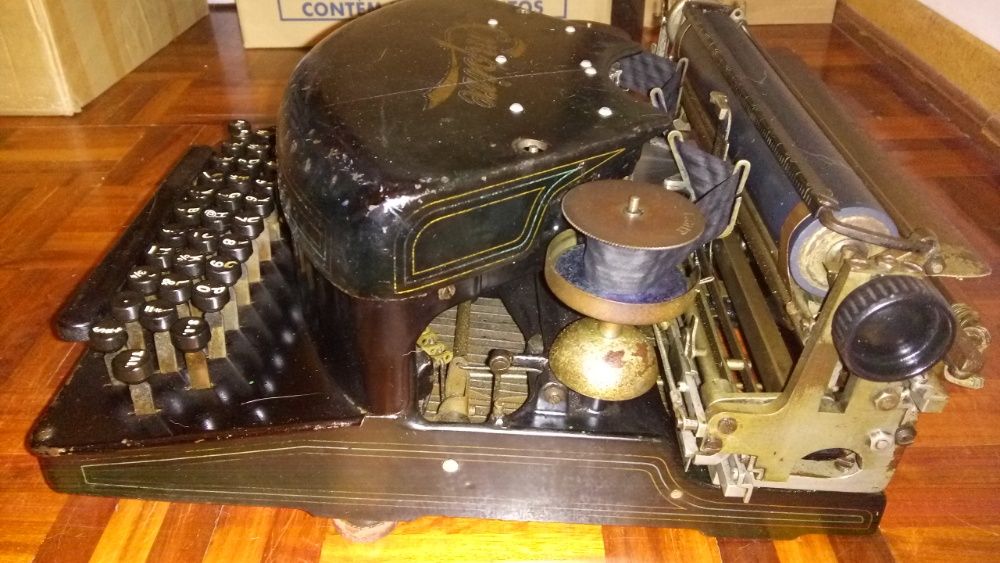 Maquina de escrever Empire 2