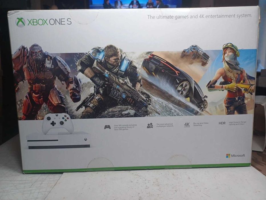 Xbox One S 1TB,4K,caixa origem,5 jogos em cd; SEM comando.Ler anuncio
