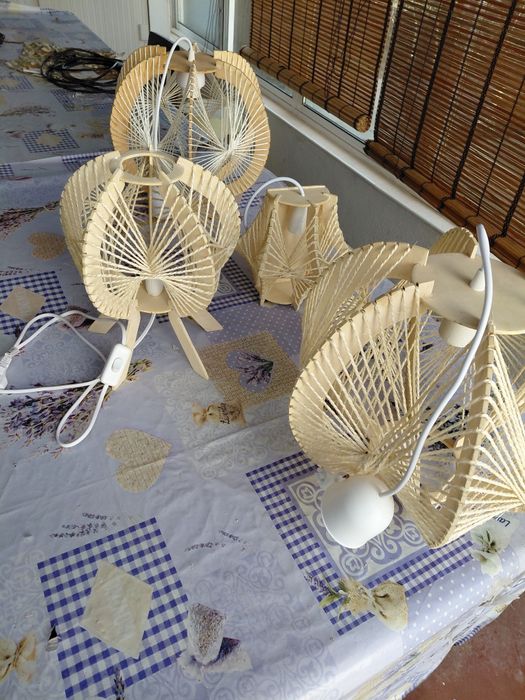 Cadeeiros artesanais em madeira e corda