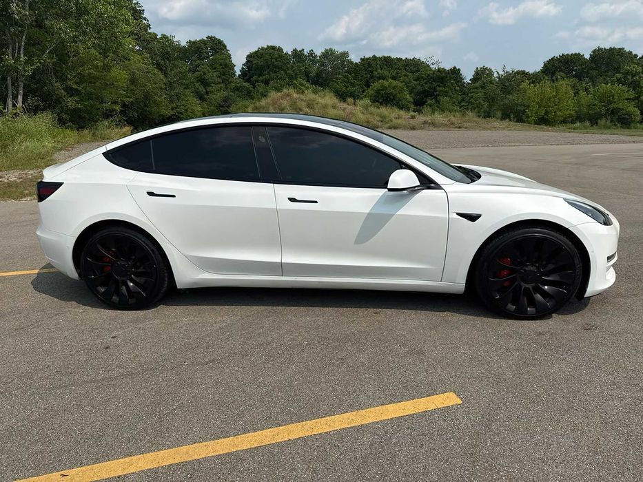 Tesla Model 3 Performance      2022